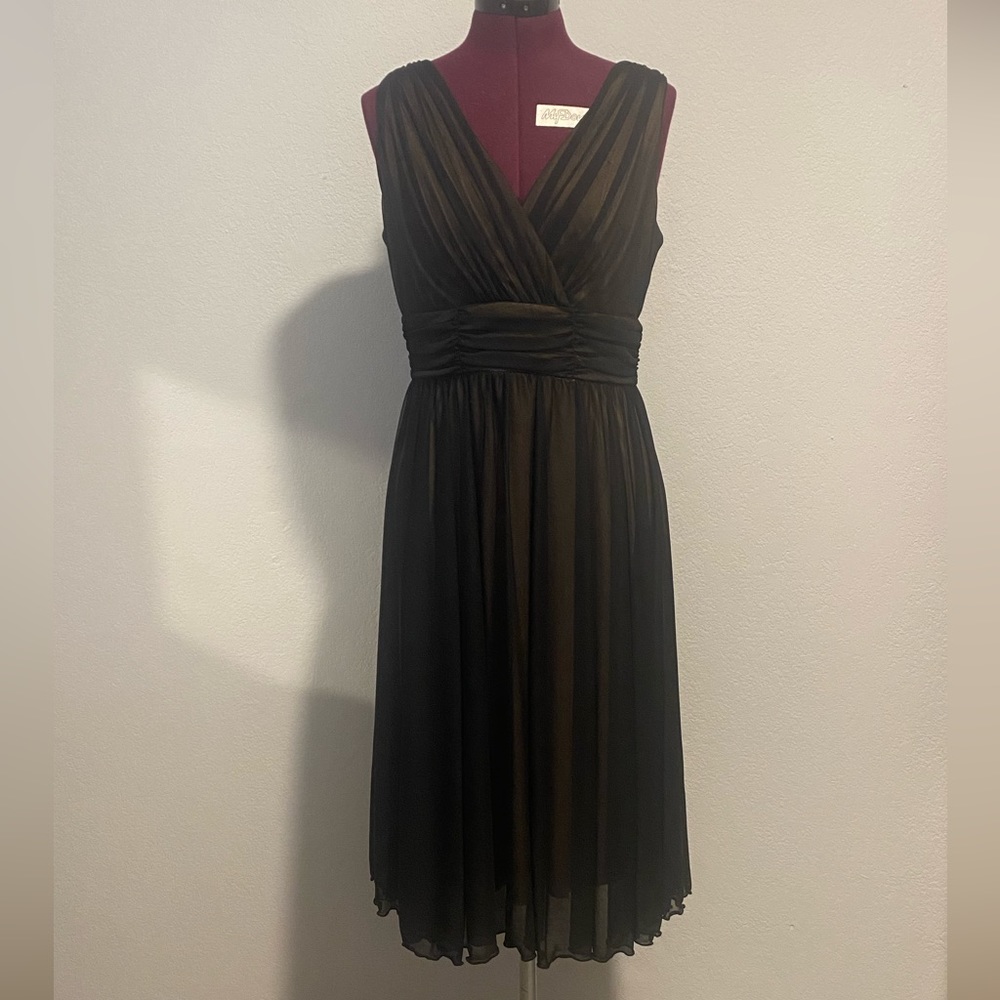 Connected Size 10P Black Flowy Dress